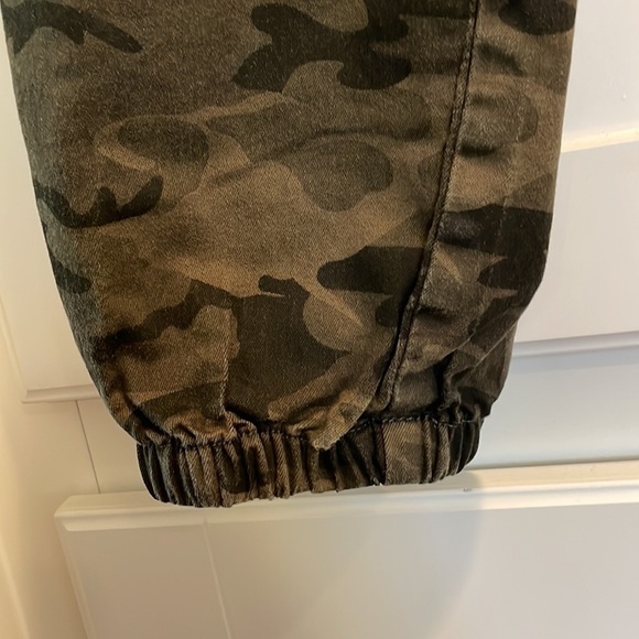 Fashionnova Camo Joggers Unisex Size M - Picture 8 of 16